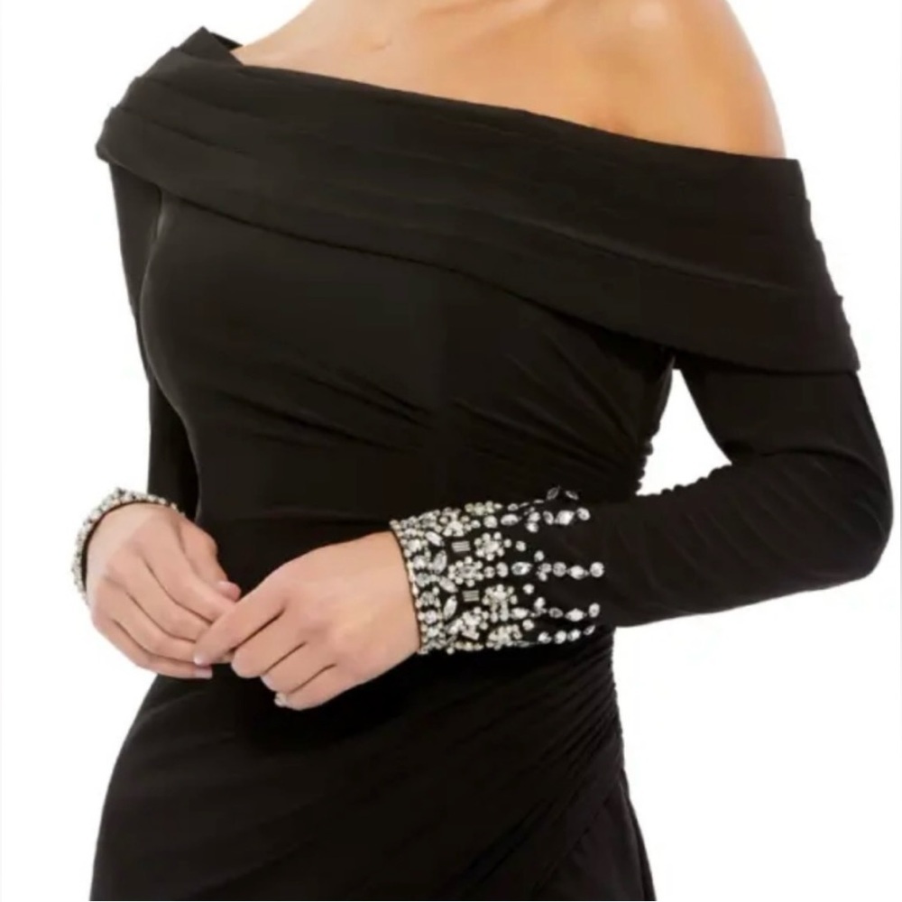 Mac Duggal NWT Black 1-Shoulder LS Rhinestone Sleeved on cuffs size 8 26… - Picture 4 of 13